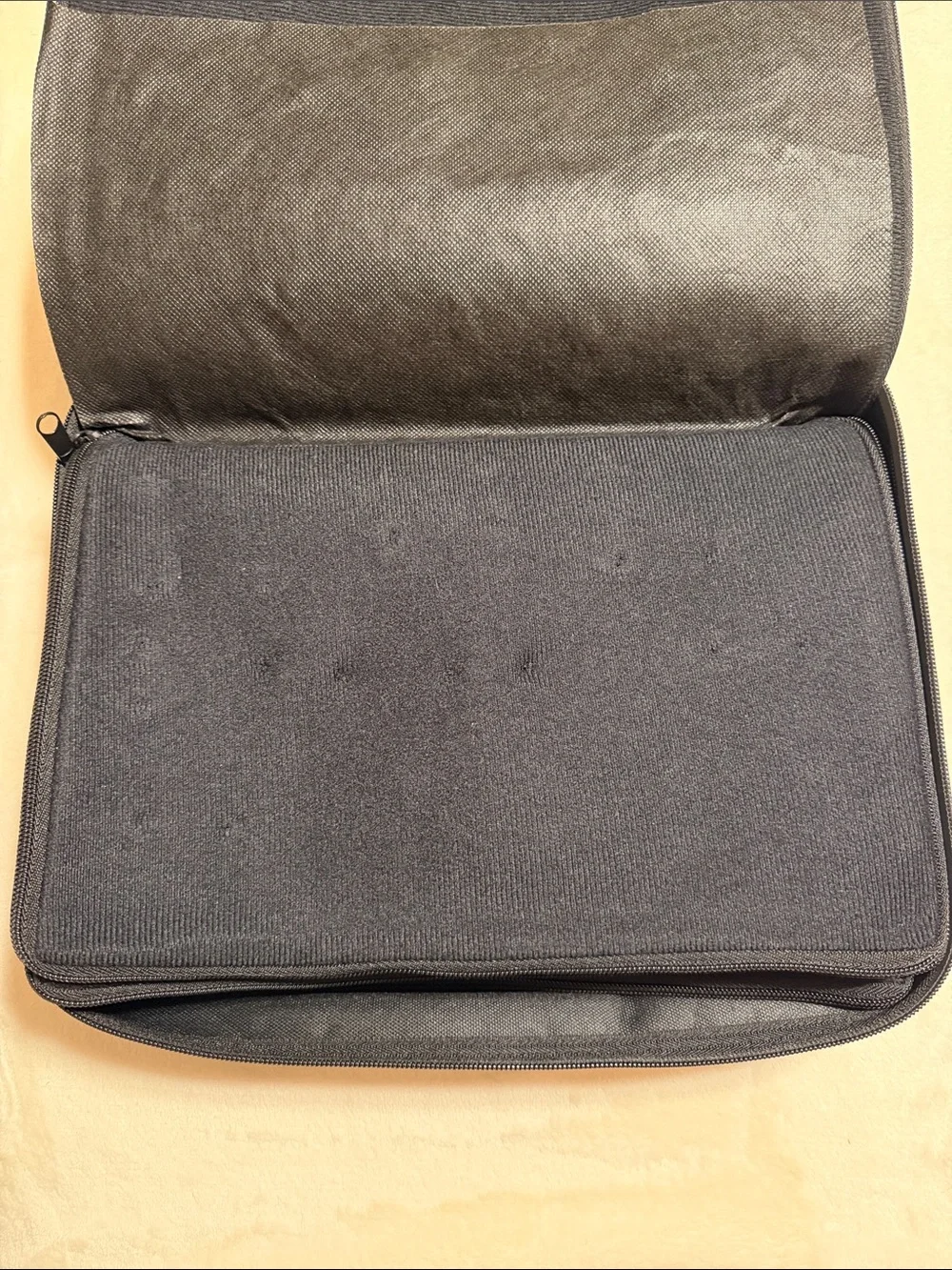 Vintage Hard Rock Cafe Black Collector Pin Storage/Travel Shoulder Bag